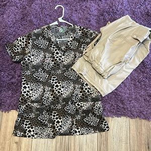 Koi tan scrub pants, size S, animal print scrub too, size S